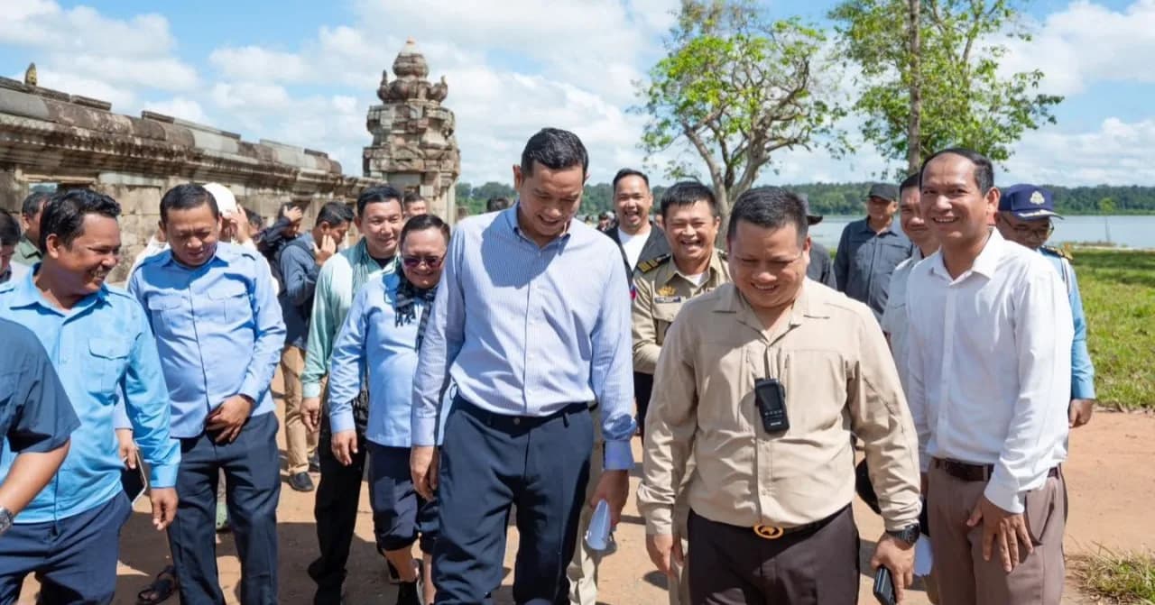 ឯកឧត្តម​ អភិបាលខេត្តដឹកនាំក្រុ​មការងារចុះត្រួតពិនិត្យទីតាំង​ នៃប្រាសាទមេបុណ្យខាងលិច