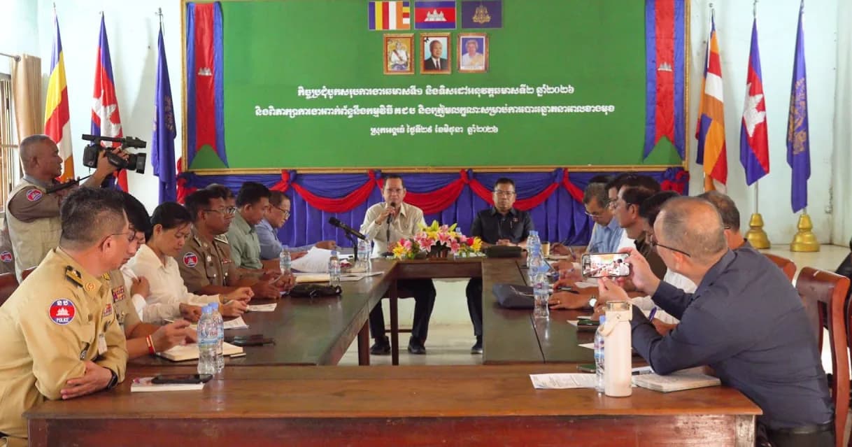ក្រុមការងារចុះមូលដ្ឋានស្រុកអង្គរធំ ស្នើដល់មន្រ្ដីជំនាញពង្រឹងការចុះស្រង់ស្ថិតិពលរដ្ឋដែលគ្រប់អាយុ ដើម្បីធ្វើអត្តសញ្ញាណបណ្ណ ត្រៀមខ្លួនបោះឆ្នោតនាពេលខាងមុខ