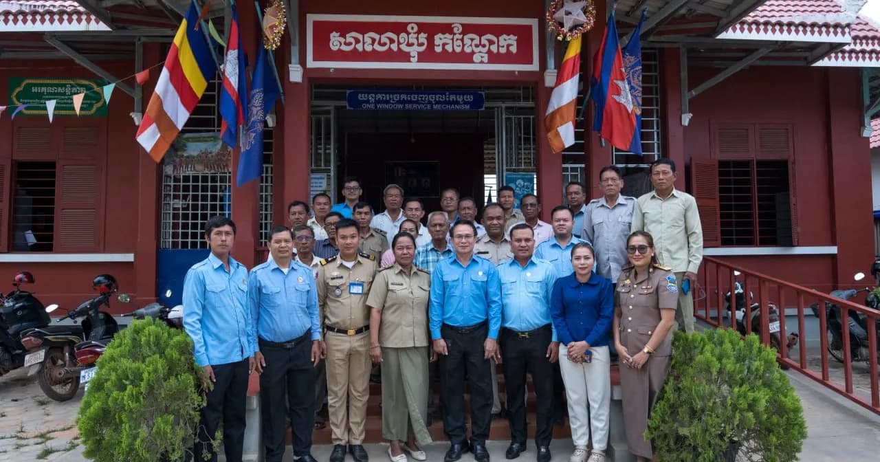 គណៈកម្មាធិការសិទ្ធិមនុស្សកម្ពុជា ចុះអប់រំផ្សព្វផ្សាយស្ដីពីសិទ្ធិមនុស្ស និងច្បាប់ ជូនអាជ្ញាធរក្នុងសង្កាត់ស្វាយដង្គំ និងឃុំកណ្ដែក ខេត្តសៀមរាប