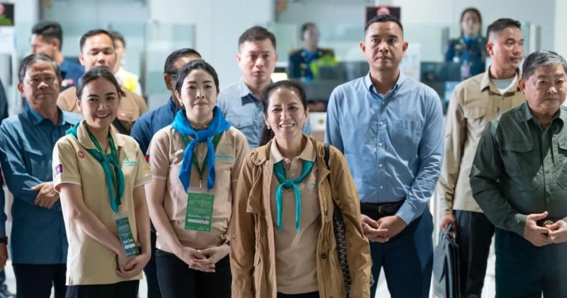 ឯកឧត្តម អភិបាលខេត្ត និង លោកជំទាវ អញ្ជើញអមដំណើរជំទាវបណ្ឌិត ពេជ ចន្ទមុន្នី ហ៊ុនម៉ាណែត អគ្គស្នងការសមាគមកាយឫទ្ធិនារីកម្ពុជា ចុះពិនិត្យការងារត្រៀមរៀបចំមហាសន្និបាតកាយឫទ្ធិនារីពិភពលោក (WAGGGS) លើកទី៣៩