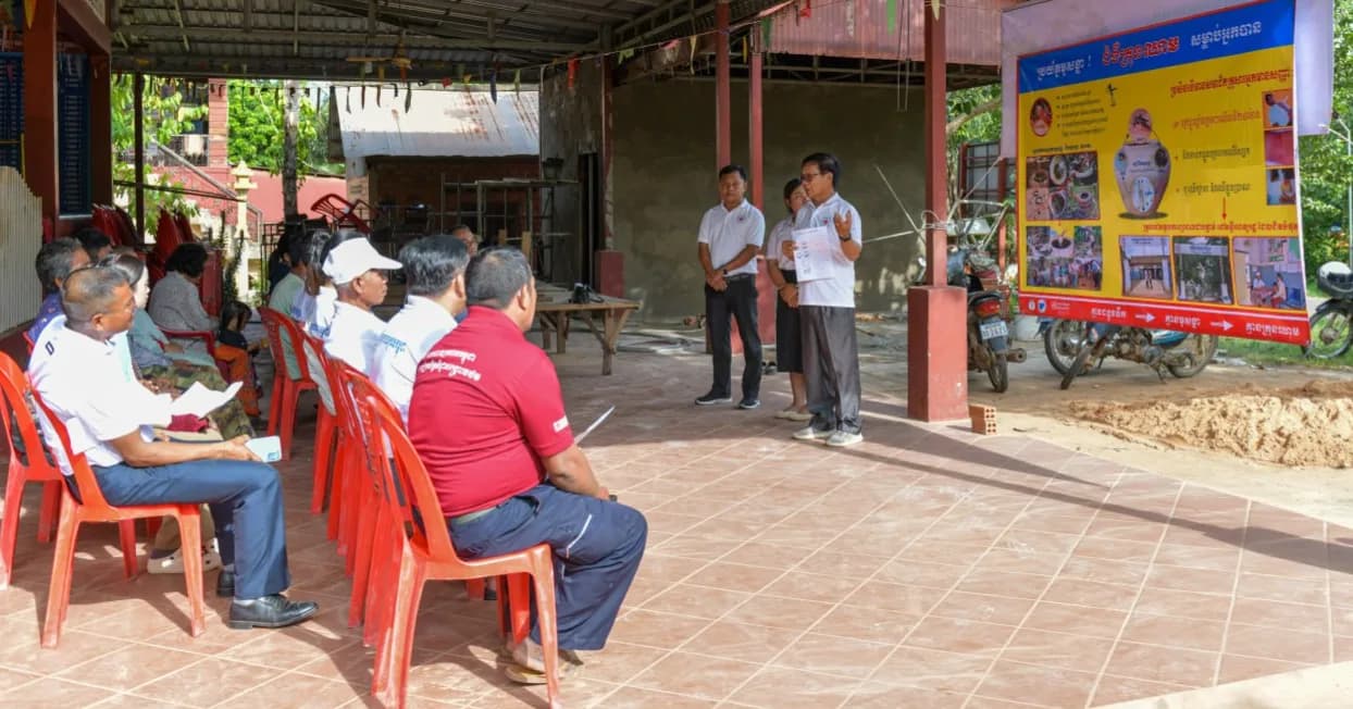‎សាខាកាកបាទក្រហមកម្ពុជាខេត្តសៀមរាប ចុះផ្សព្វផ្សាយវិធានការបង្ការជំងឺគ្រុនឈាម និងដាក់ថ្នាំអាប៊ែតជូនពលរដ្ឋក្នុងសង្កាត់គោកចក