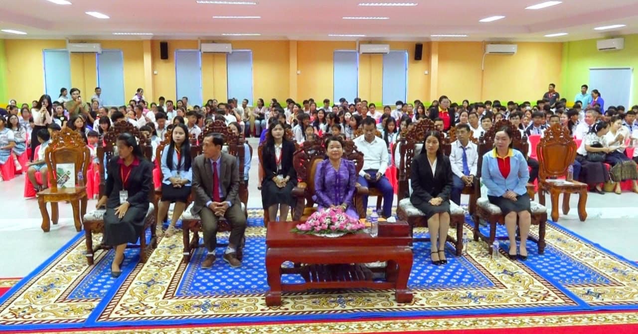 មន្ទីរអប់រំខេត្តសៀមរាប: ការអភិវឌ្ឍមូលធនមនុស្ស គឺជាអាទិភាពគន្លឹះដ៏សំខាន់បំផុត របស់រាជរដ្ឋាភិបាលកម្ពុជា ដើម្បីឈានទៅសម្រេចចក្ខុវិស័យឆ្នាំ២០៥០