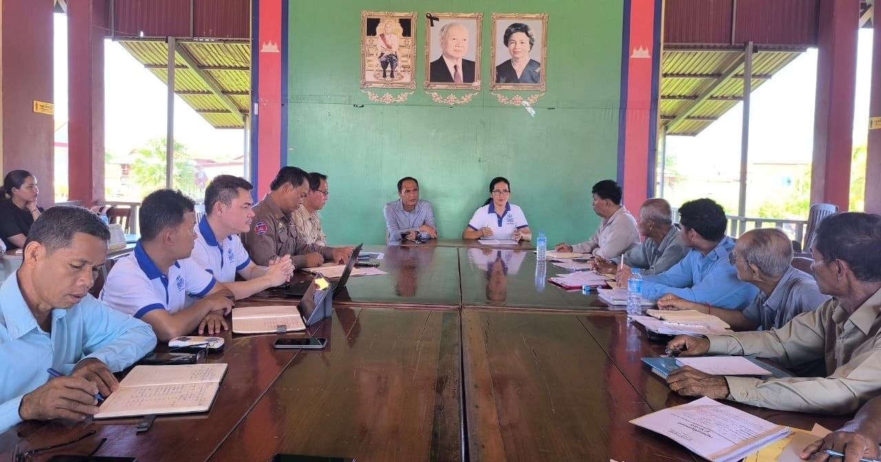 ព័ត៌មានបឋម៖ នាព្រឹកថ្ងៃទី២៧ ខែតុលា ឆ្នាំ២០២៦ ក្រុមការងាររដ្ឋបាលខេត្តសៀមរាប សហការជាមួយមន្ទីរផែនការខេត្ត បានចុះត្រួតពិនិត្យការងារផ្តល់បណ្ណក្រីក្រ និងបណ្ណសមធម៌ នៅសង្កាត់ចុងឃ្នៀស