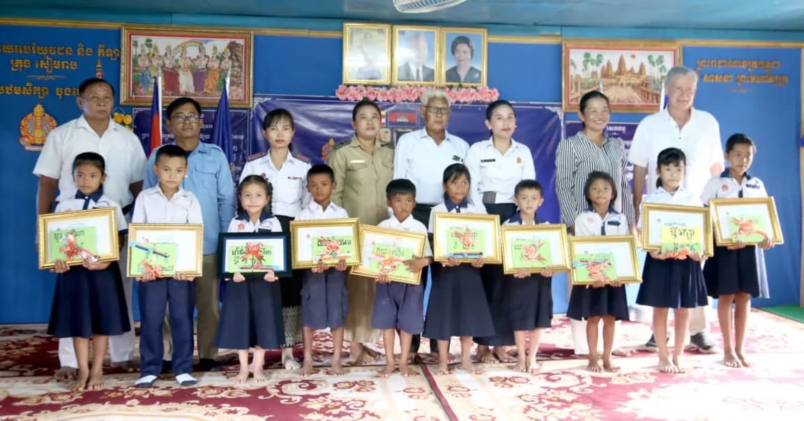 អាជ្ញាធរ និងគណៈគ្រប់គ្រងសាលាបឋមសិក្សាចុងឃ្នៀស ទទូចសុំឱ្យអាណាព្យាបាលសិស្ស ជំរុញកូនចៅមករៀនឱ្យបានទៀងទាត់ គោរពវិន័យ និងមានសីលធម៌ល្អ