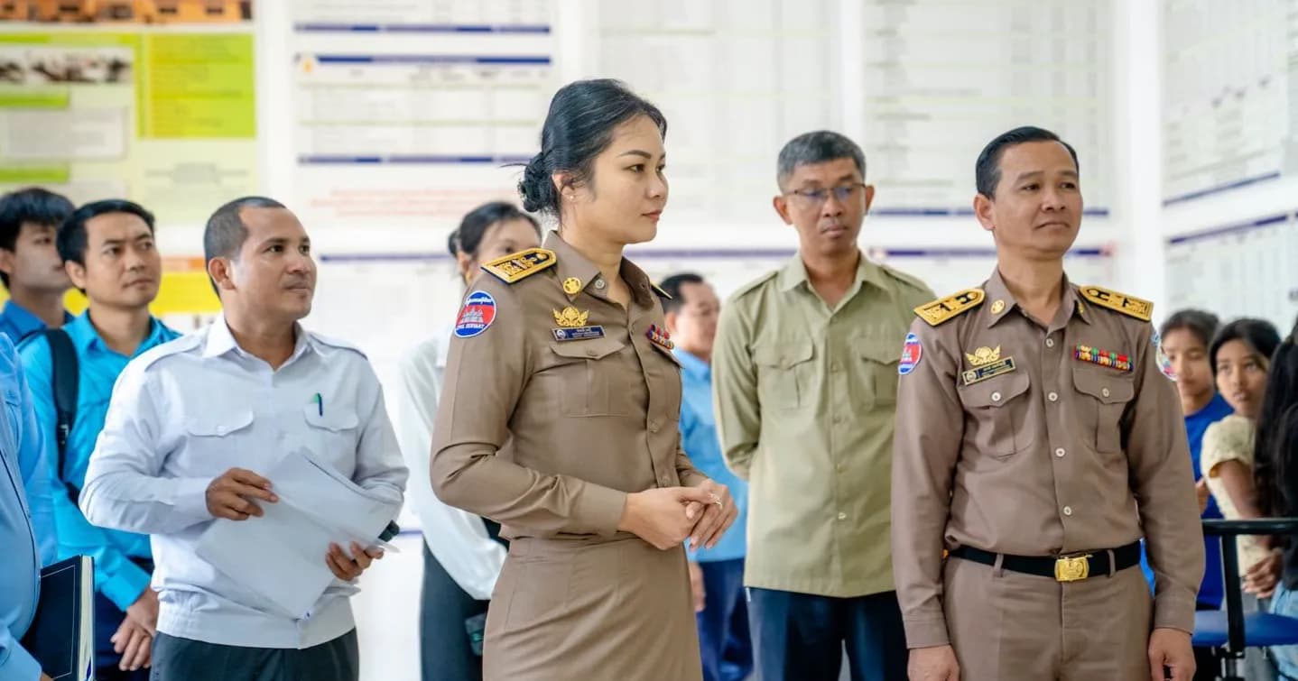 ក្រុមការងារចុះពិនិត្យ តាមដានគាំទ្រការអនុវត្តការងារនៅក្នុងការិយាល័យច្រកចេញចូលតែមួយ នៃរដ្ឋបាលក្រុង ស្រុក និងយន្តការច្រកចេញចូលតែមួយ នៃរដ្ឋបាលឃុំ សង្កាត់ នៅក្រុងសៀមរាប និងស្រុកប្រាសាទបាគង