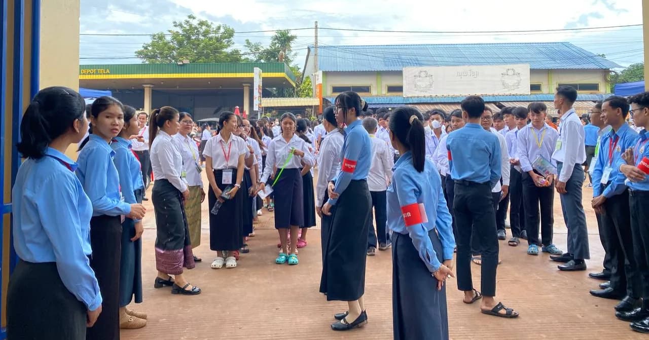 ទិដ្ឋភាព បេក្ខជនចូលប្រឡងសញ្ញាបត្រមធ្យមសិក្សាទុតិយភូមិ សម័យប្រឡង ១០-១១ សីហា ២០២៦ នៅមណ្ឌលប្រឡងបឋមសិក្សាខ្នារ ក្រុងសៀមរាប ព្រឹកថ្ងៃទី១០ ខែសីហា ឆ្នាំ២០២៦