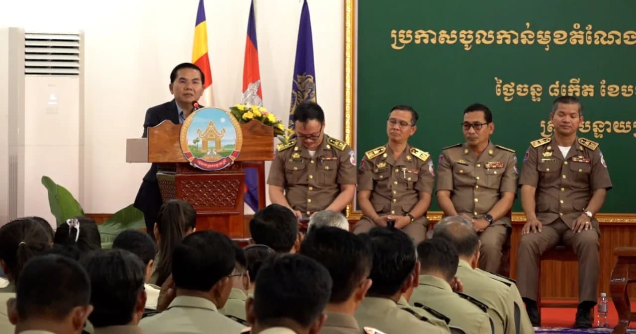 អភិបាលរងស្រុកបន្ទាយស្រី ២រូប ត្រូវបានប្រកាស និងផ្ទេរភារកិច្ច ដើម្បីជំរុញនូវប្រសិទ្ធភាពការងារ ឆ្លើយតបតម្រូវការរបស់ប្រជាពលរដ្ឋឱ្យកាន់តែមានប្រសិទ្ធភាពខ្ពស់