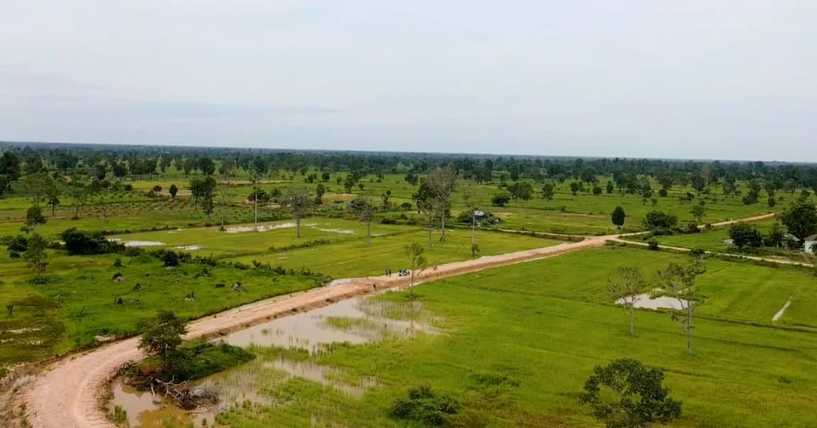 ផ្លូវដីសប្រវែងជាង ១គីឡូម៉ែត្រ ក្នុងឃុំជប់តាត្រាវ ក្លាយជាចំណងដៃថ្មីជួយសម្រួលការដឹកជញ្ជូនកសិផលរបស់ប្រជាពលរដ្ឋ
