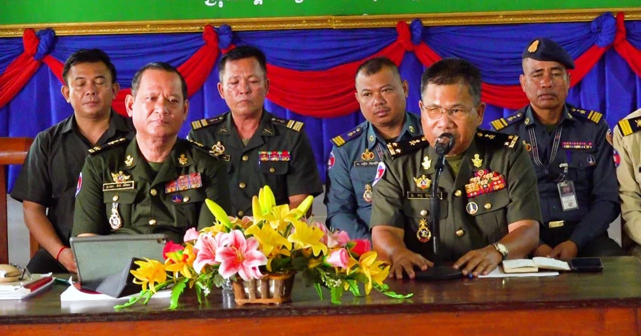 ក្រុមការងាររាជរដ្ឋាភិបាលចុះមូលដ្ឋានស្រុកអង្គរធំ ជួបសំណេះសំណាលជាមួយយុវជនដែលបានស្ម័គ្រចិត្តចូលបំពេញកាតព្វកិច្ចយោធា សម្រាប់ឆ្នាំ២០២៦