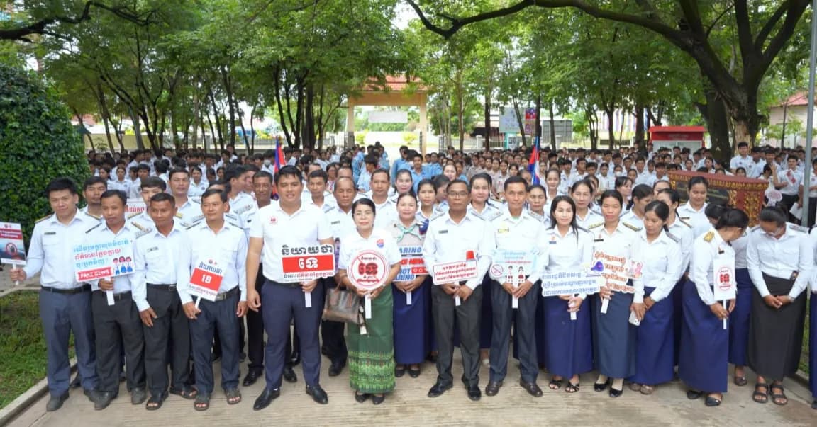 ទិដ្ឋភាពក្នុងយុទ្ធនាការ “និយាយថាទេចំពោះព័ត៌មានក្លែងក្លាយ” ជំហានទី២ នៅវិទ្យាល័យ ហ៊ុន សែន ស្វាយធំ ស្រុកប្រាសាទបាគង ព្រឹកថ្ងៃទី៨ ខែកក្កដា ឆ្នាំ២០២៦