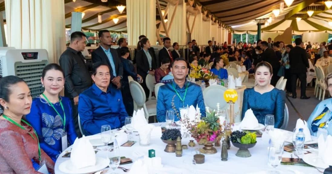 ឯកឧត្តមប្រាក់ សោភ័ណ និងលោកជំទាវ បានចូលរួមក្នុងកម្មវិធី “រាត្រីកម្ពុជា” ជាកម្មវិធីបិទមហាសន្និបាតកាយឫទ្ធិនារីពិភពលោក លើកទី៣៩ និងកិច្ចប្រជុំប្រចាំឆ្នាំ របស់សហគមន៍ OB-PS លើកទី៤២ នៅលើទឹកដីសៀមរាប-អង្គរ