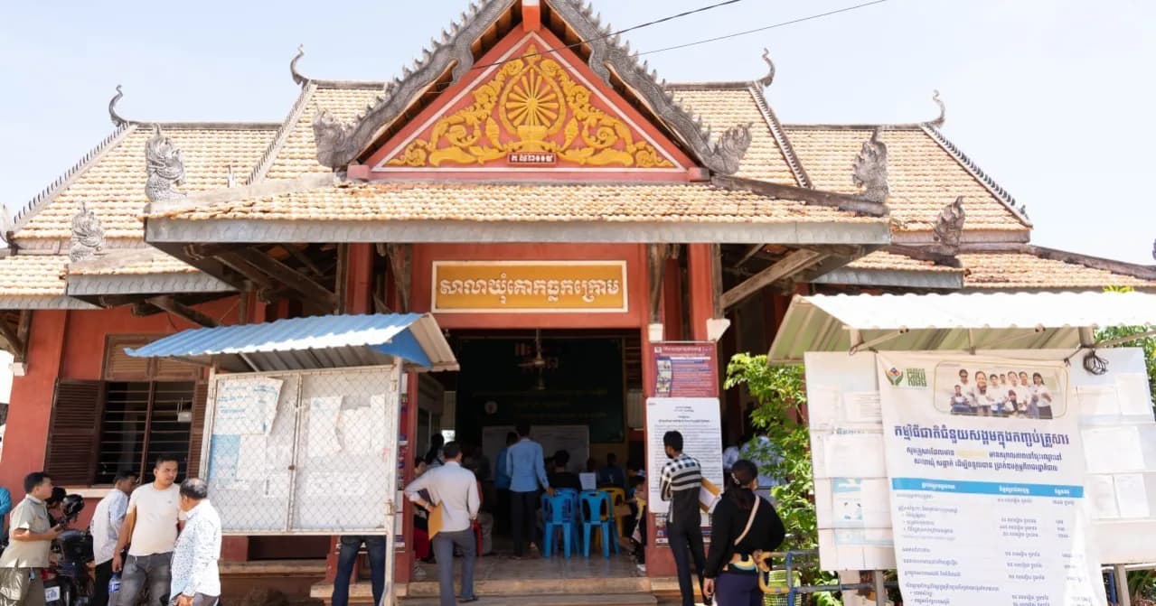រដ្ឋបាលឃុំគោកធ្លកក្រោម ស្រុកជីក្រែង ប្រកាសបញ្ចប់ការដេញថ្លៃ គម្រោងសាងសង់ផ្លូវបេតុងជាង ៥០០ម៉ែត្រ ដោយជោគជ័យ