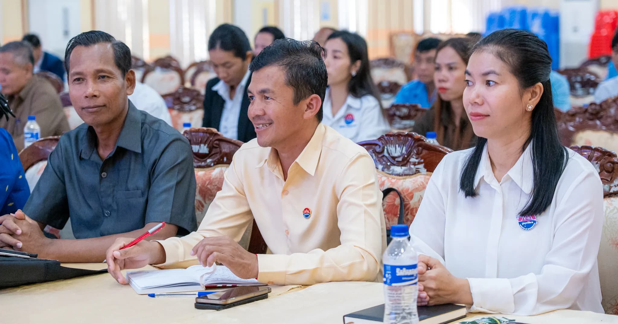ថ្នាក់ដឹកនាំ និងមន្ត្រីចំនួន៣រូប នៃមន្ទីរព័ត៌មានខេត្តសៀមរាប បានចូលរួមសិក្ខាសាលាផ្សព្វផ្សាយអំពី វឌ្ឍនភាពការងារកែទម្រង់វិមជ្ឈការ និងវិសហមជ្ឈការក្រសួងព័ត៌មាន និងការពិនិត្យឡើងវិញមុខងារដែលបានធ្វើប្រតិភូកម្ម នៅក្រសួងព័ត៌មាន និងនៅរដ្ឋបាលថ្នាក់ក្រោមជាតិ កម្មវិធីនេះរៀបចំឡើងនៅសាលាខេត្តបាត់ដំបង