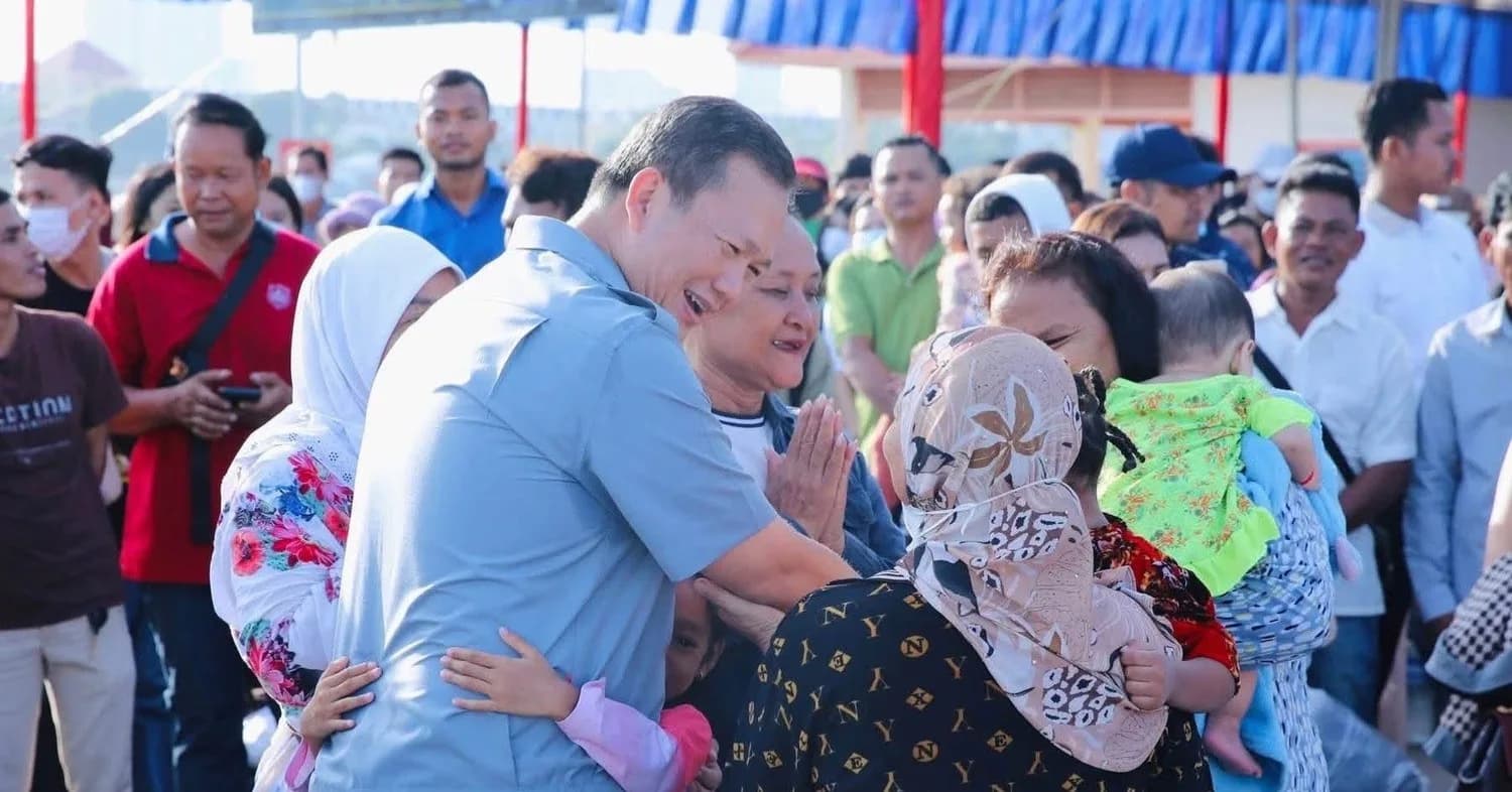 ស្ថិតក្នុងឱកាសពិធីបុណ្យកាន់បិណ្ឌ និងភ្ជុំបិណ្ឌប្រពៃណីជាតិខ្មែរ សម្ដេចធិបតី ហ៊ុន ម៉ាណែតផ្តល់គោលការណ៍ជូនដល់រដ្ឋបាលរាជធានីភ្នំពេញ រៀបចំនូវរថយន្តក្រុងសម្រាប់ដឹកជញ្ជូនបងប្អូនប្រជាពលរដ្ឋធ្វើដំណើរទៅលេងស្រុកកំណើតដោយឥតគិតថ្លៃ