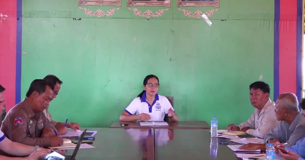 រដ្ឋបាលខេត្តសៀមរាប និងមន្ទីរផែនការខេត្ត ចុះពិនិត្យ និងកែសម្រួលទិន្នន័យបណ្ណក្រីក្រស្ទួននៅសង្កាត់ចុងឃ្នៀស