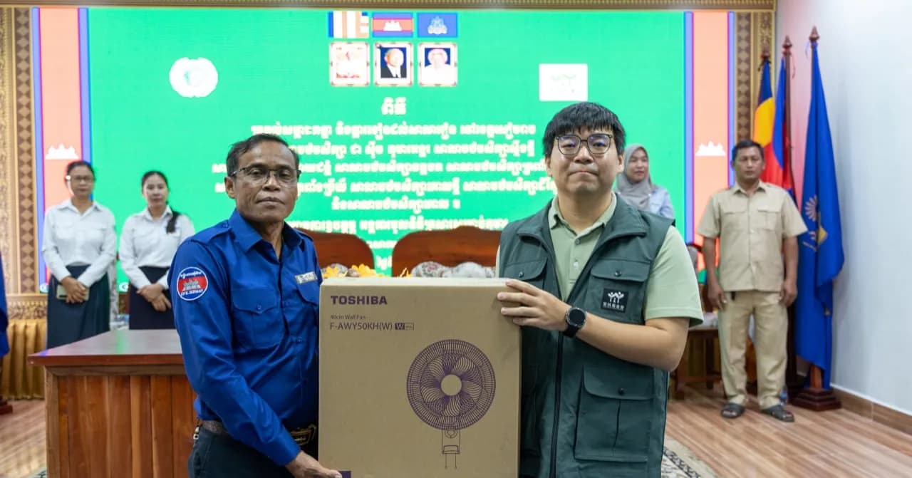 សាលាបឋមសិក្សាចំនួន៩ ក្នុងខេត្តសៀមរាប ទទួលបានអំណោយជាសម្ភារប្រើប្រាស់បម្រើដល់សិក្សា ពីអង្គការមូលនិធិគ្រួសារសម្រាប់កុមារ តាមរយៈមន្ទីរសង្គមកិច្ច